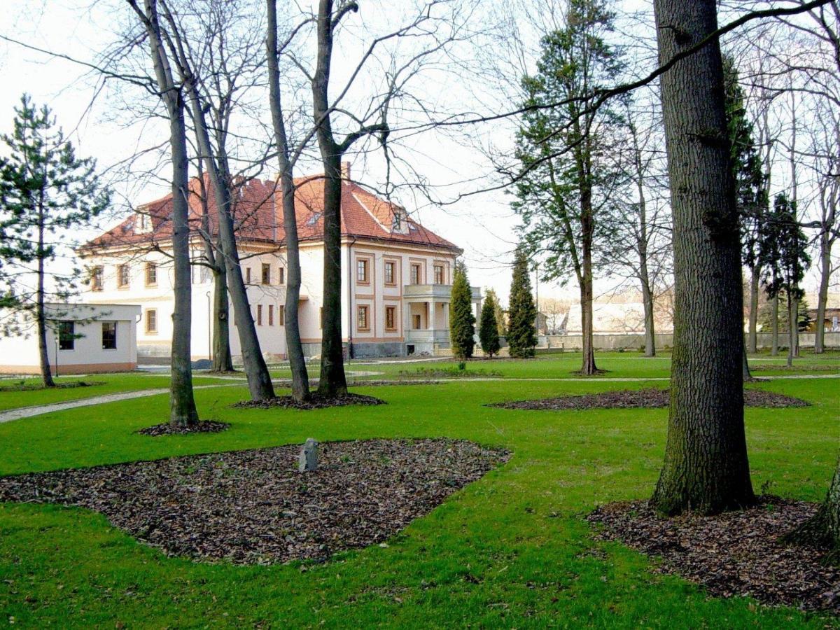 Hotel Zamecek Raspenava Exterior foto