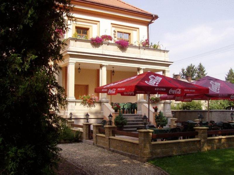 Hotel Zamecek Raspenava Exterior foto