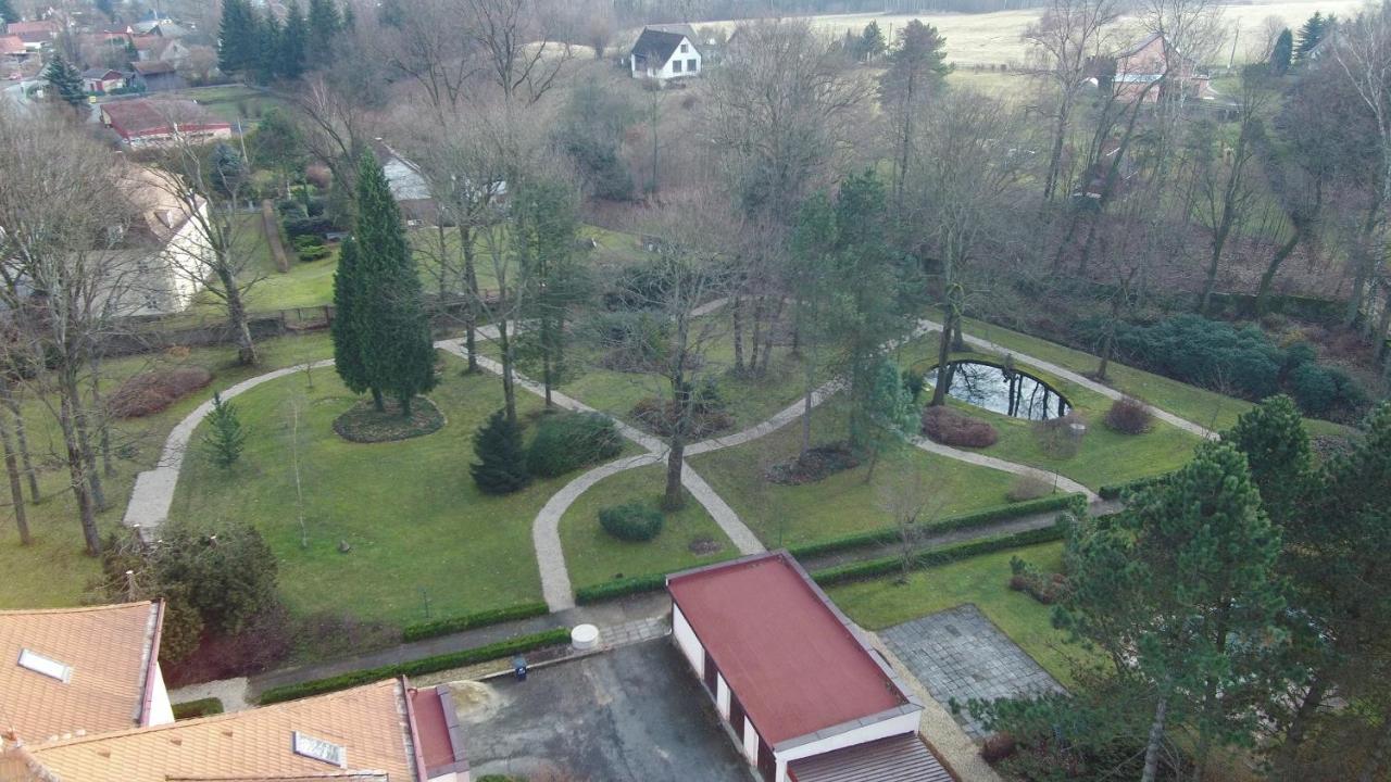 Hotel Zamecek Raspenava Exterior foto