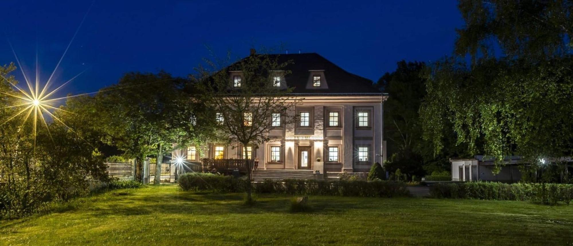 Hotel Zamecek Raspenava Exterior foto