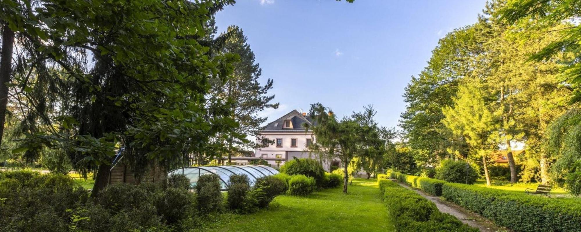 Hotel Zamecek Raspenava Exterior foto